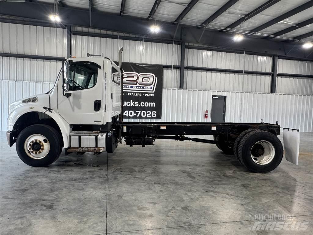 Freightliner M2 106 Važiuoklė su kabina
