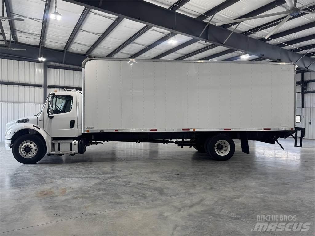 Freightliner M2106 Sunkvežimiai su dengtu kėbulu