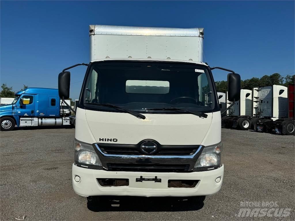 Hino 195 Sunkvežimiai su dengtu kėbulu