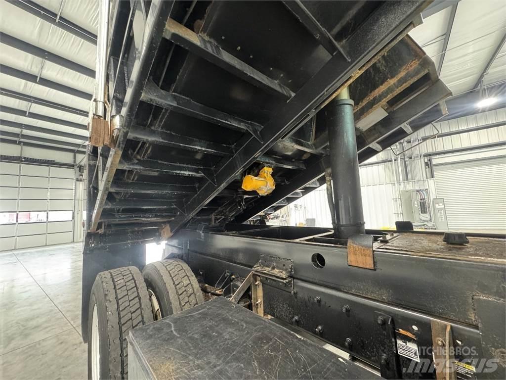 Kenworth T300 Savivarčių priekabų vilkikai