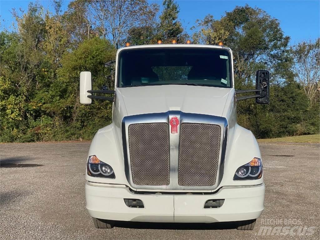 Kenworth T680 Naudoti vilkikai