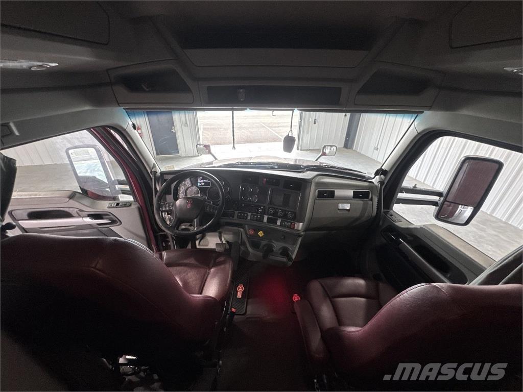 Kenworth T680 Naudoti vilkikai