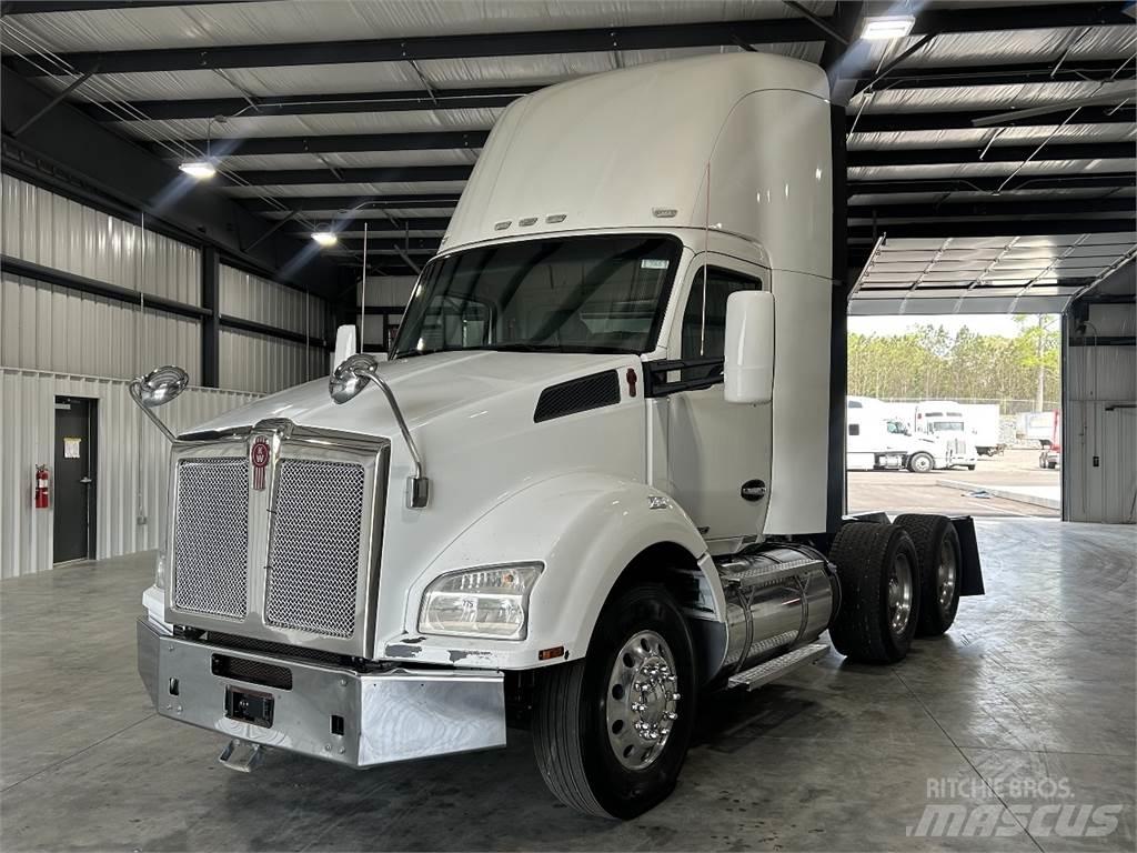 Kenworth T880 Naudoti vilkikai