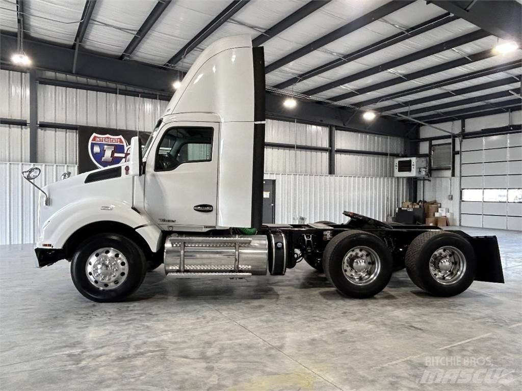 Kenworth T880 Naudoti vilkikai
