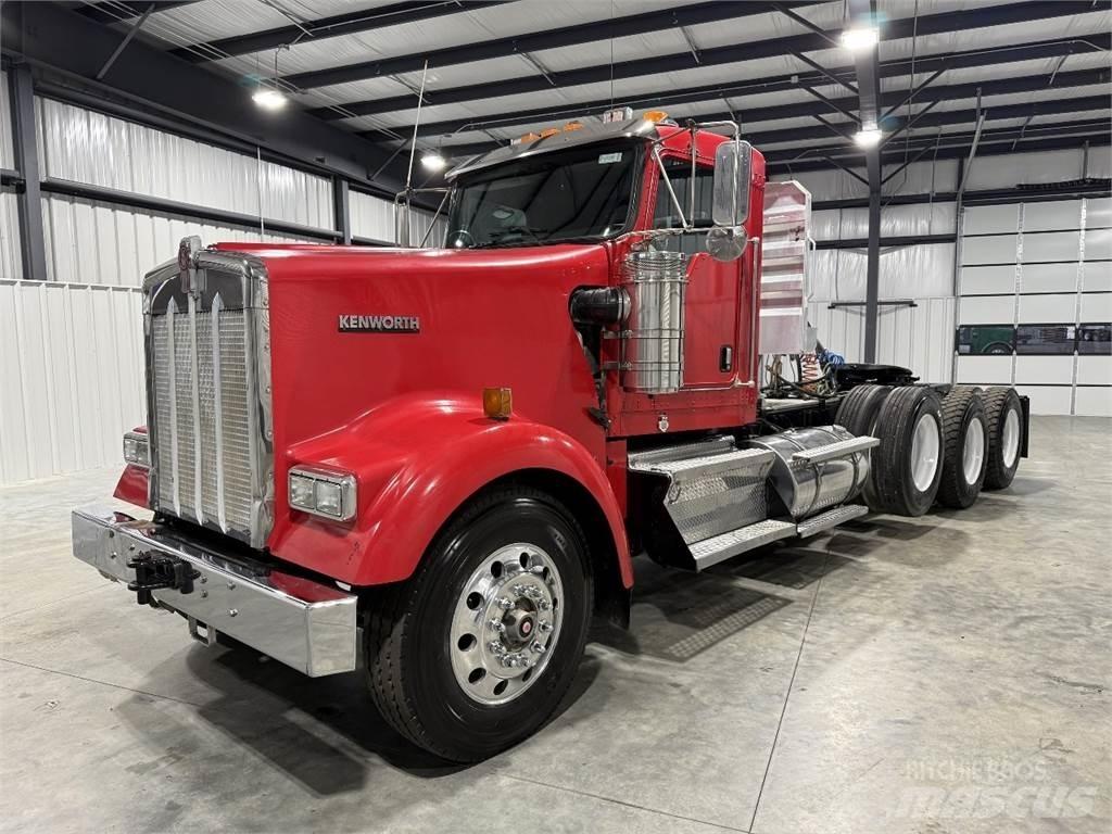 Kenworth W900L Naudoti vilkikai