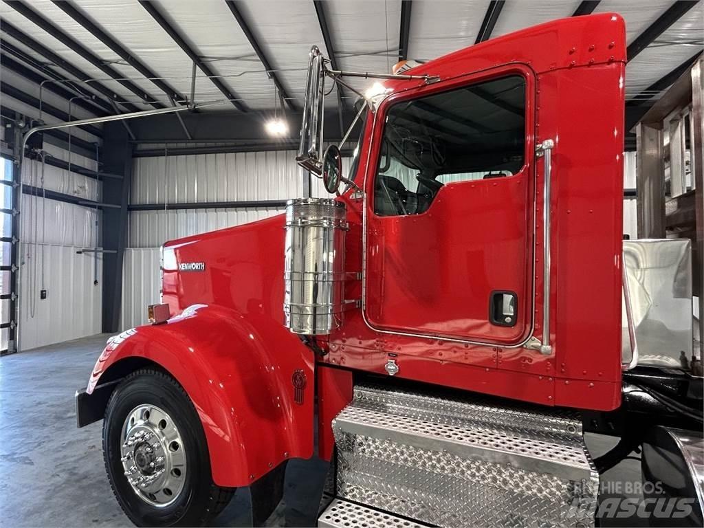 Kenworth W900L Naudoti vilkikai