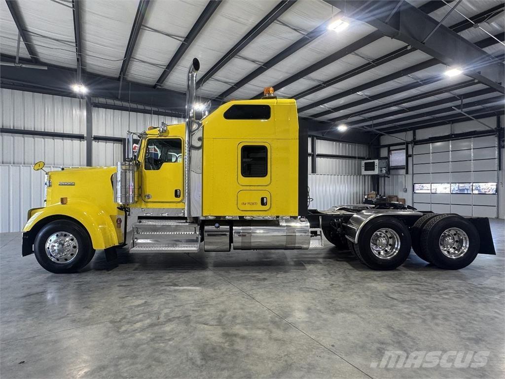 Kenworth W900L Naudoti vilkikai