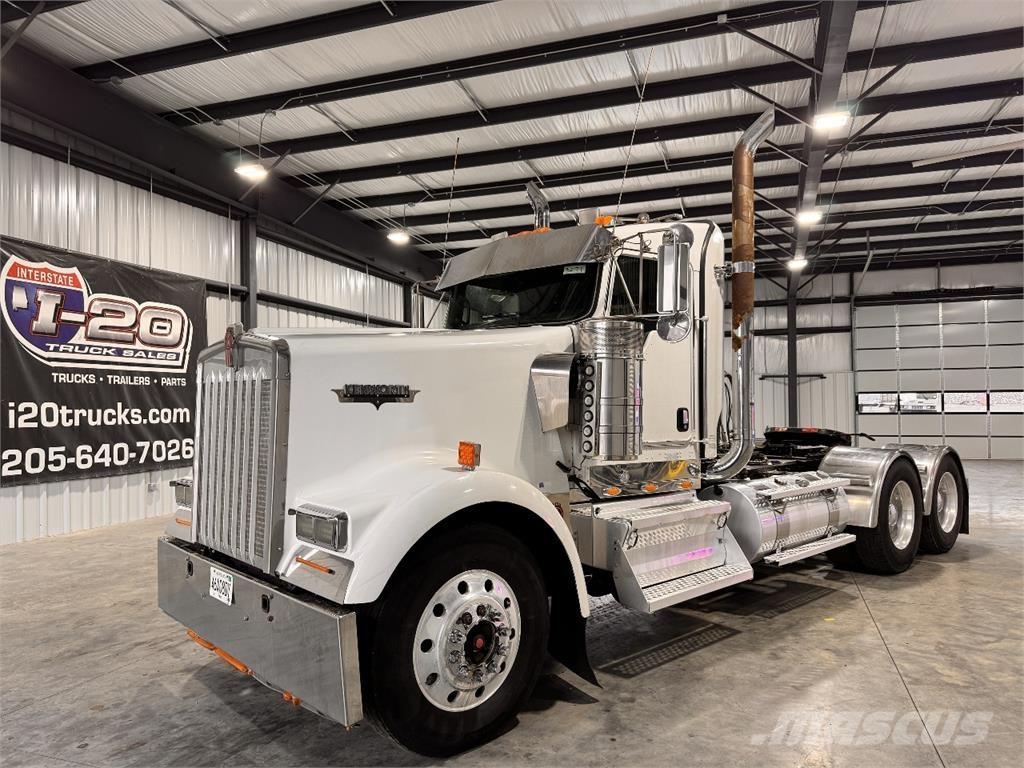 Kenworth W900L Naudoti vilkikai