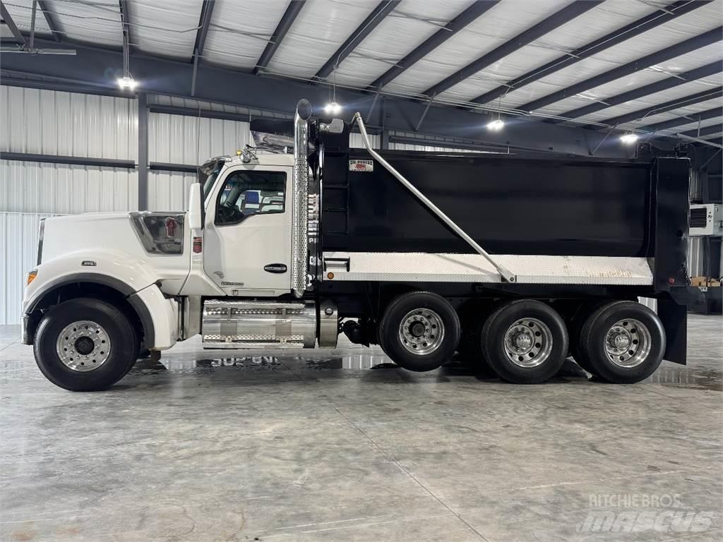 Kenworth W990 Savivarčių priekabų vilkikai