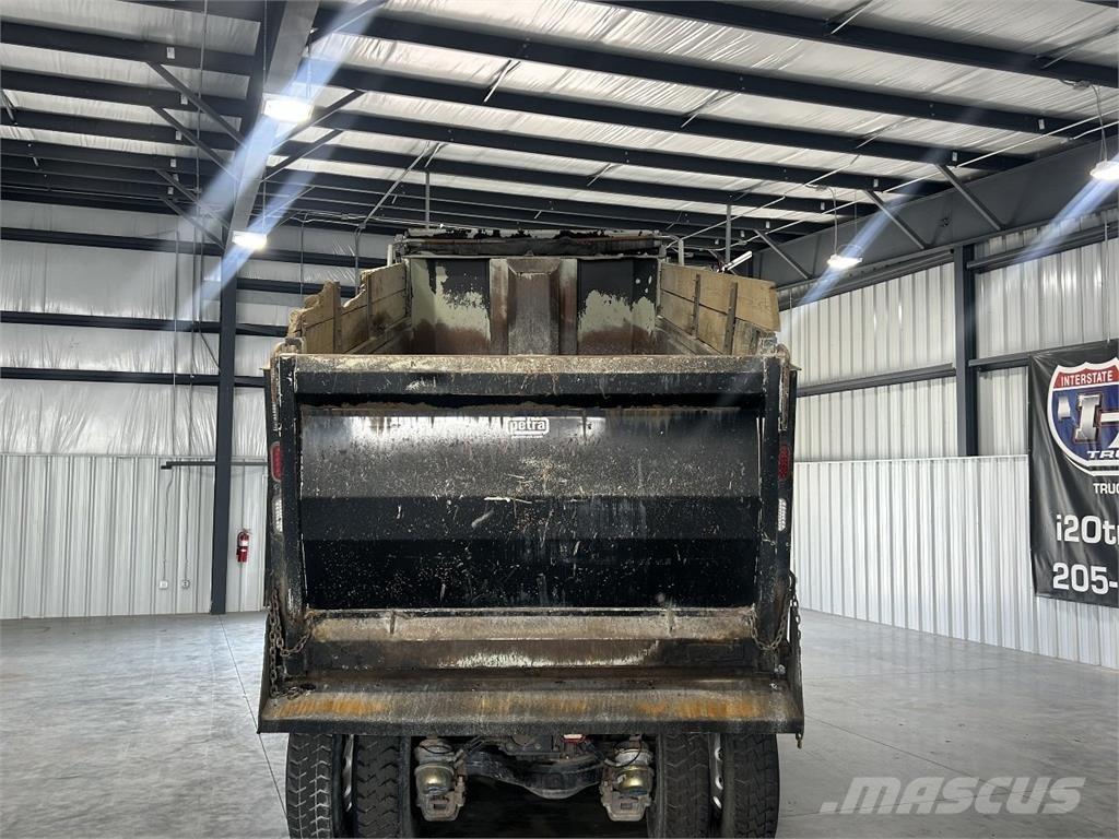 Mack Granite Savivarčių priekabų vilkikai
