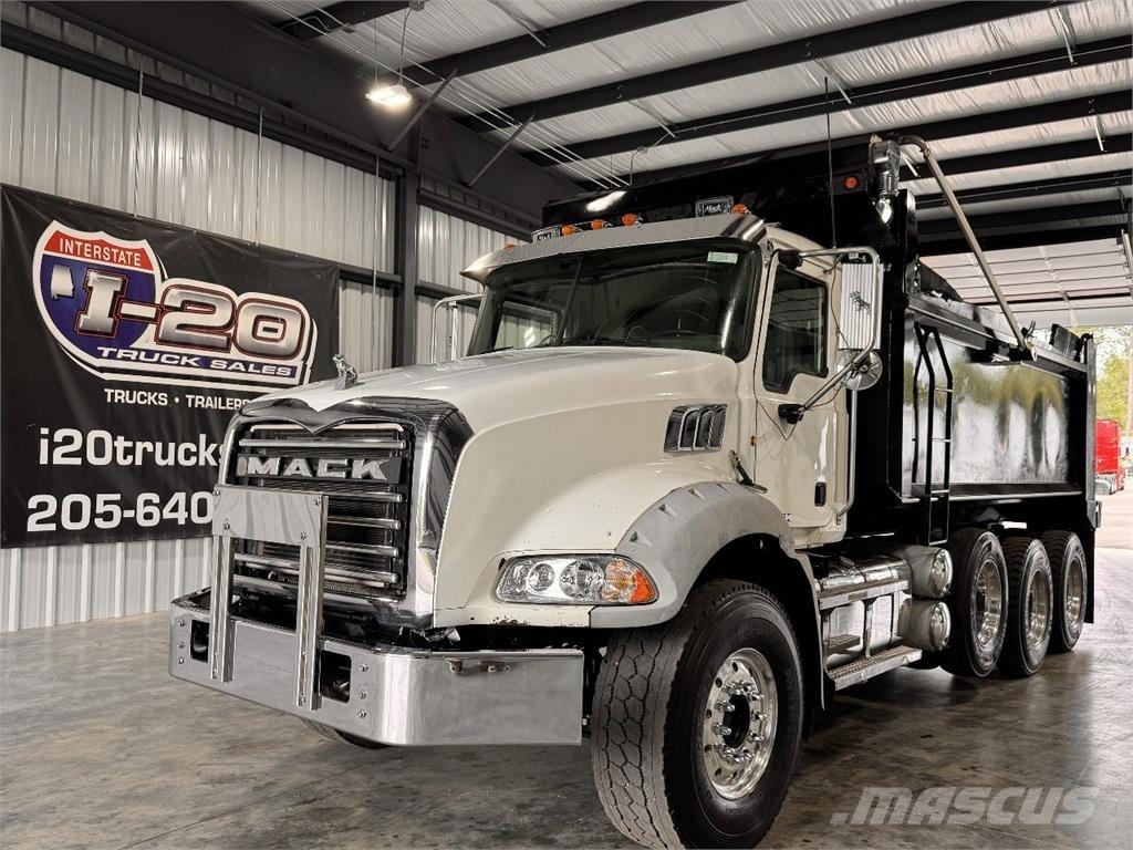 Mack Granite Savivarčių priekabų vilkikai