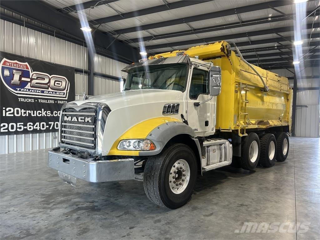 Mack Granite Savivarčių priekabų vilkikai