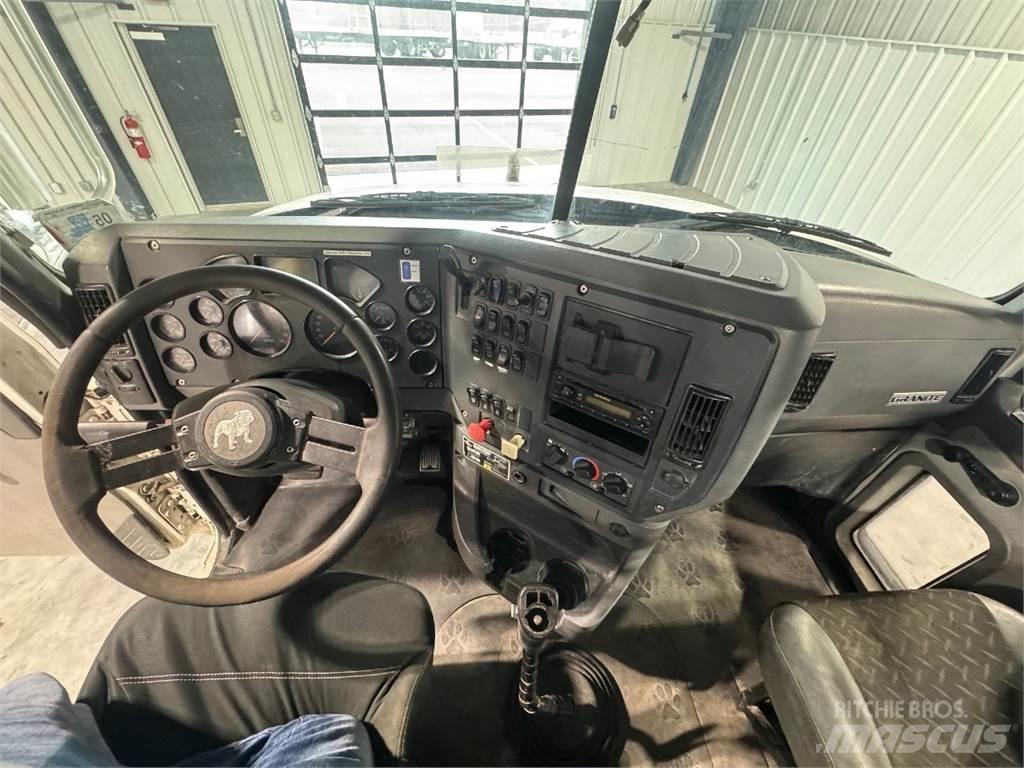 Mack GU713 Naudoti vilkikai