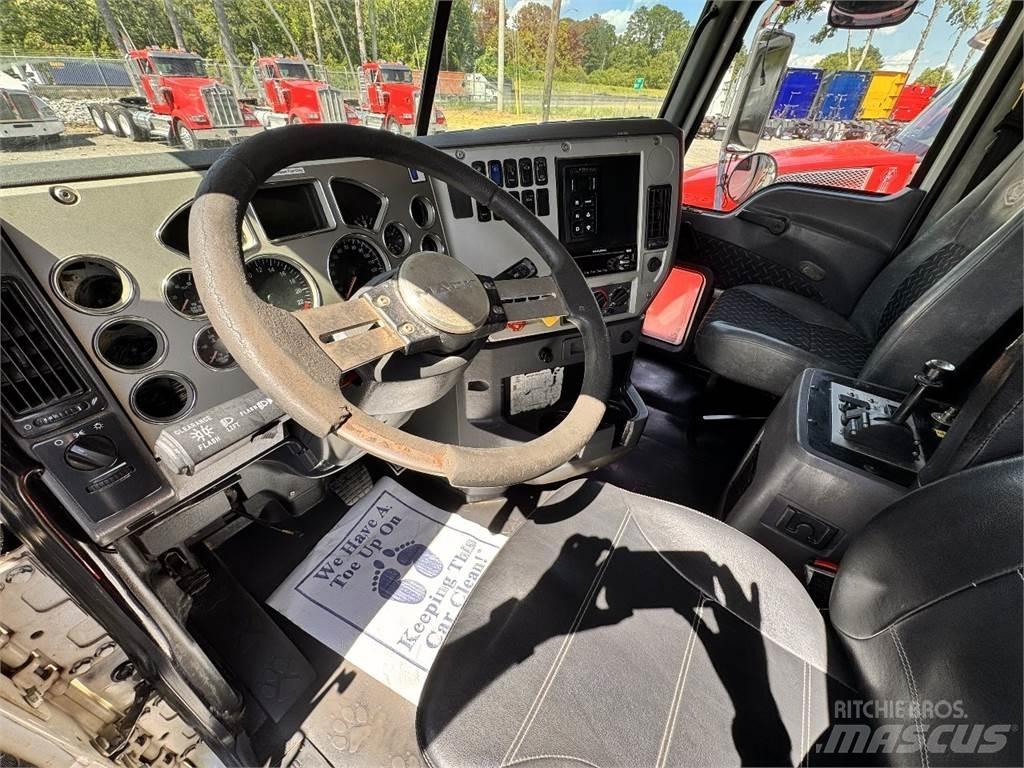 Mack GU713 Savivarčių priekabų vilkikai
