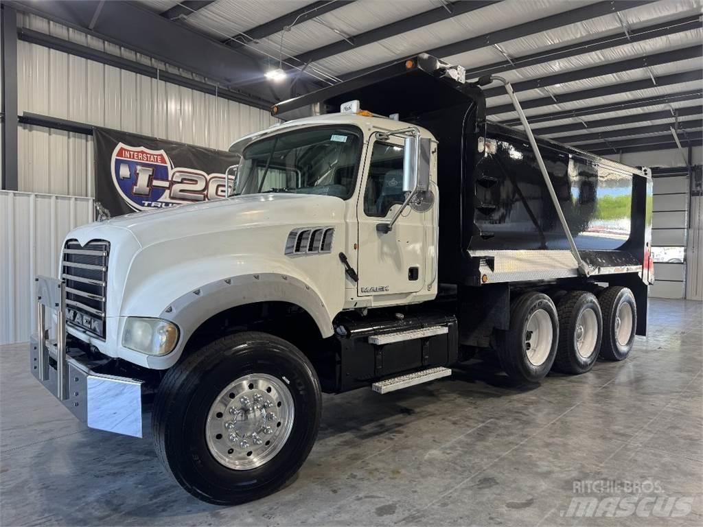 Mack GU713 Savivarčių priekabų vilkikai