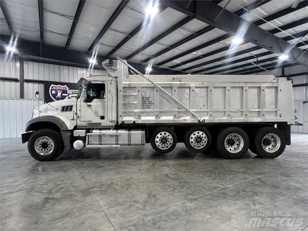 Mack GU713 Savivarčių priekabų vilkikai
