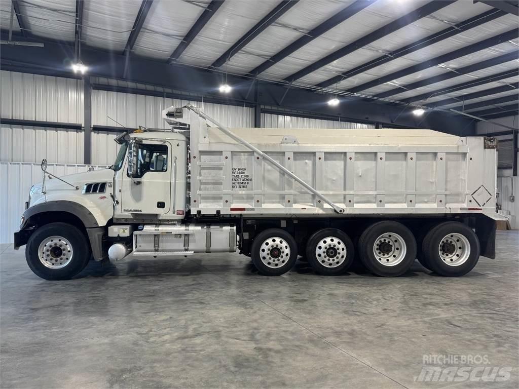 Mack GU713 Savivarčių priekabų vilkikai