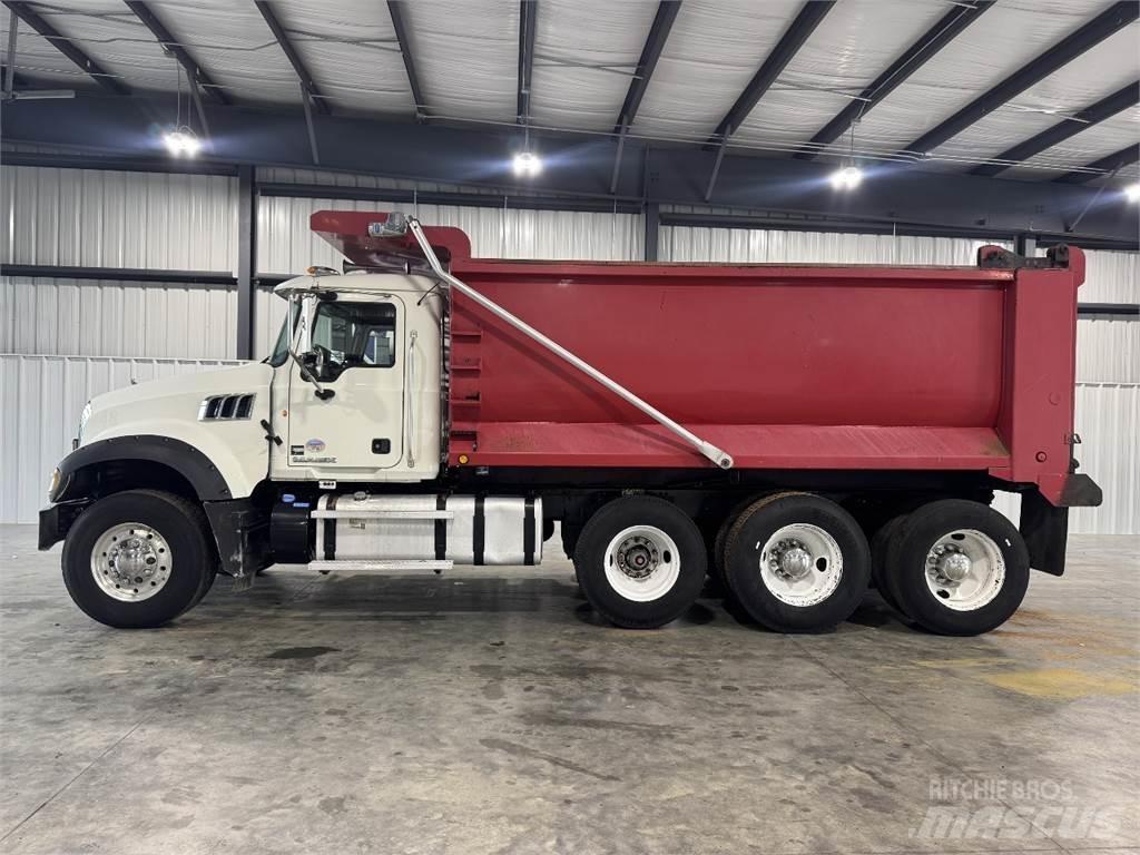 Mack GU713 Savivarčių priekabų vilkikai