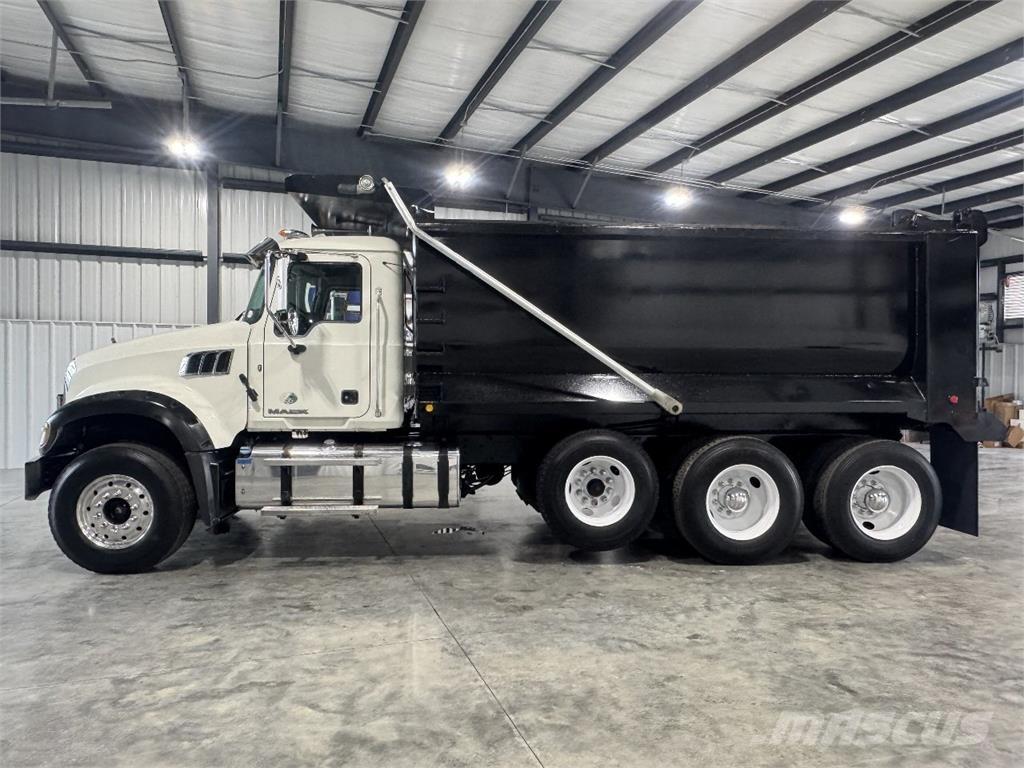 Mack GU713 Savivarčių priekabų vilkikai