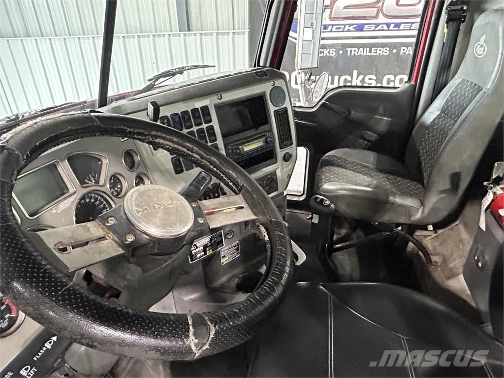 Mack GU713 Naudoti vilkikai