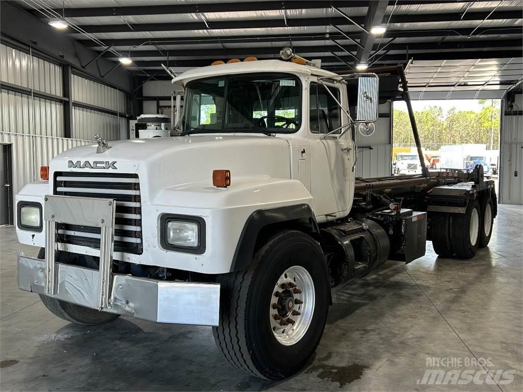 Mack RD688S Konteinerių nuožulnaus pakėlimo ant platformos krautuvai