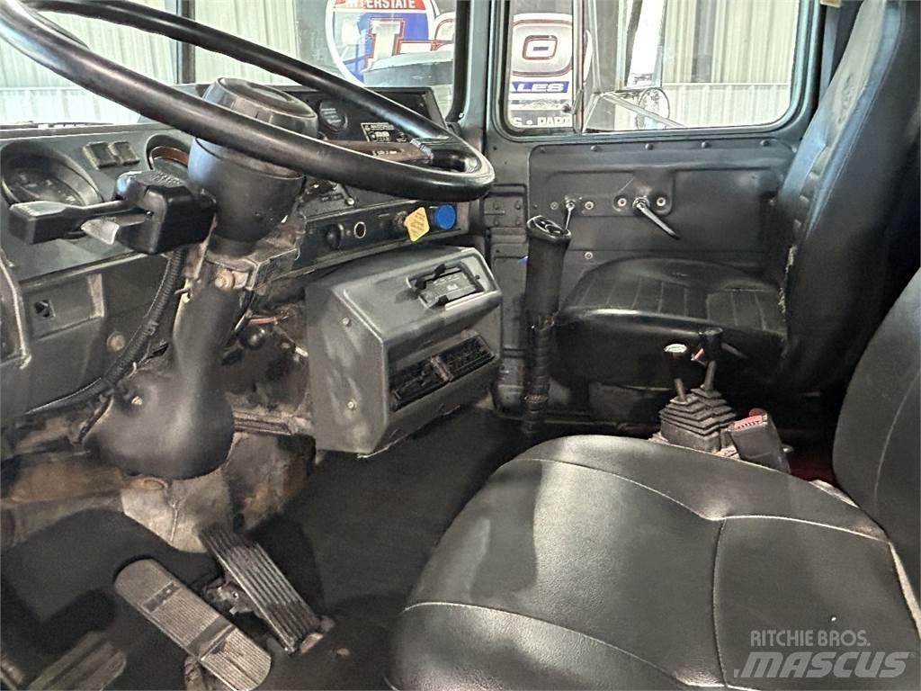 Mack RD688S Konteinerių nuožulnaus pakėlimo ant platformos krautuvai