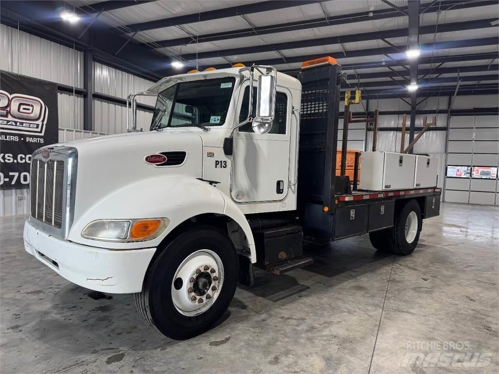 Peterbilt 330 Platformos/ Pakrovimas iš šono