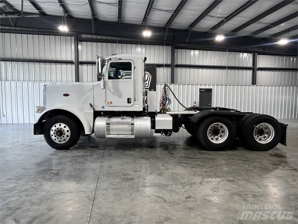 Peterbilt 389 Naudoti vilkikai