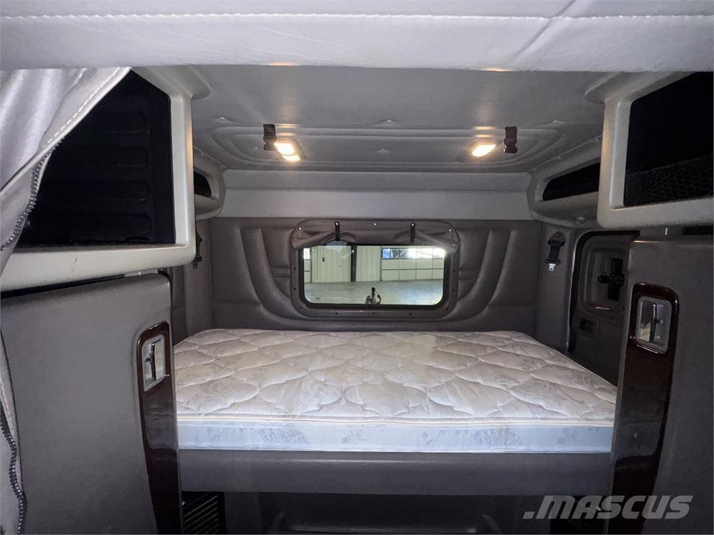 Peterbilt 389 Naudoti vilkikai