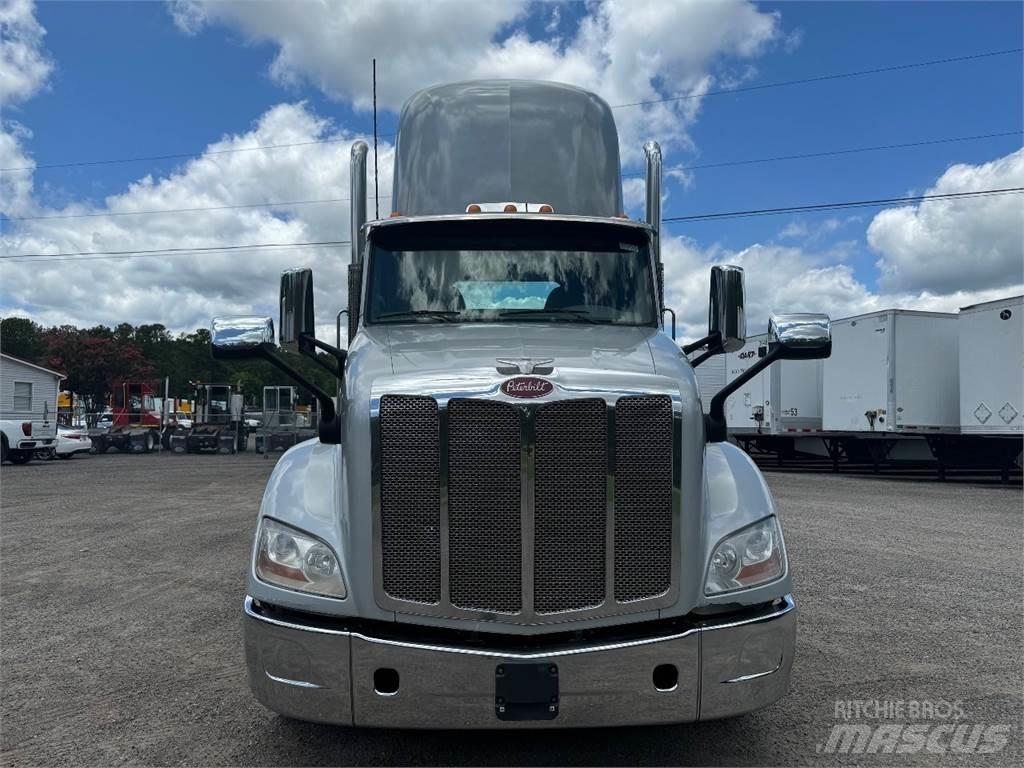 Peterbilt 579 Naudoti vilkikai