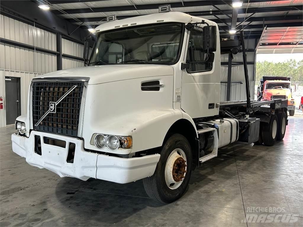 Volvo VHD Konteinerių nuožulnaus pakėlimo ant platformos krautuvai