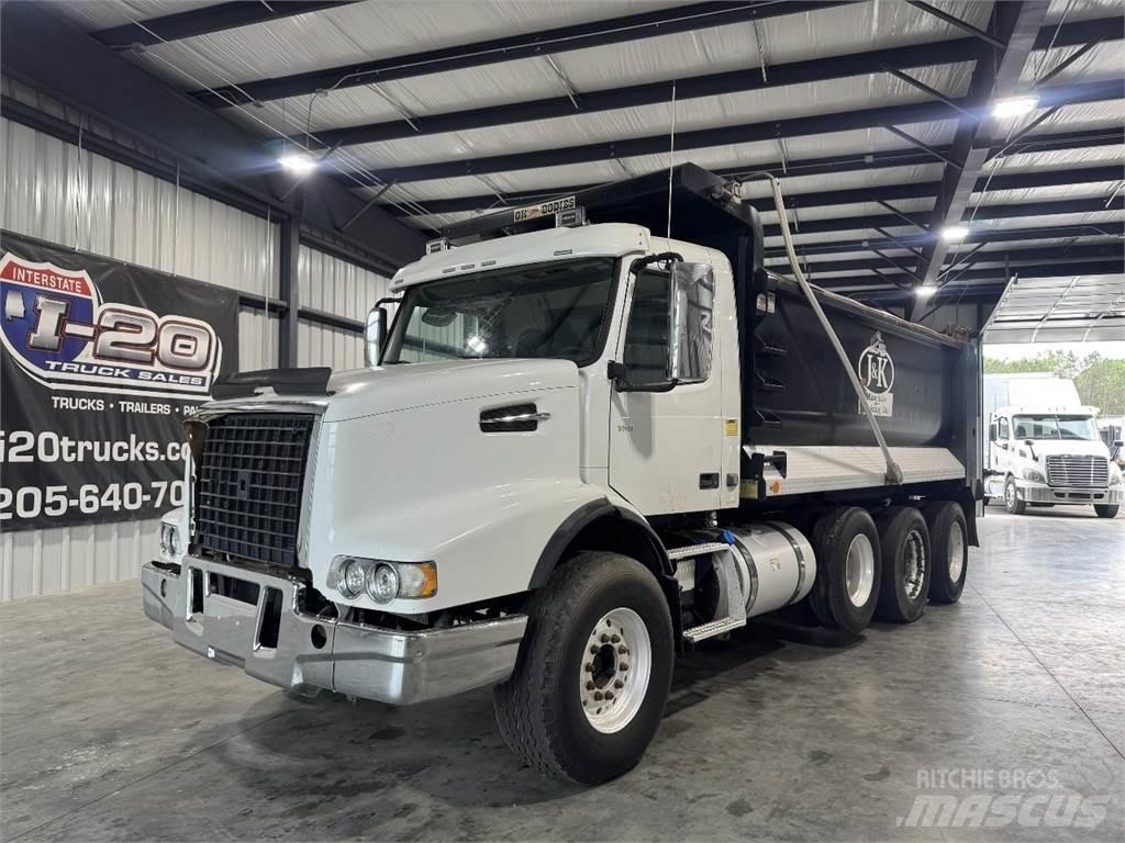 Volvo VHD Savivarčių priekabų vilkikai