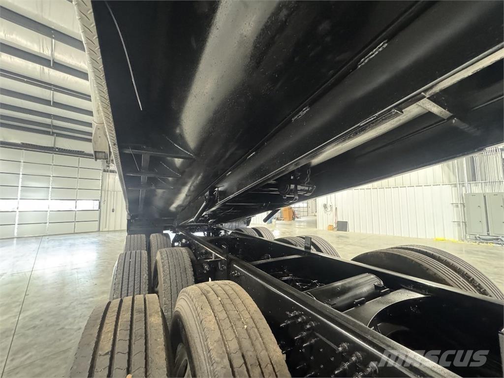Volvo VHD Savivarčių priekabų vilkikai