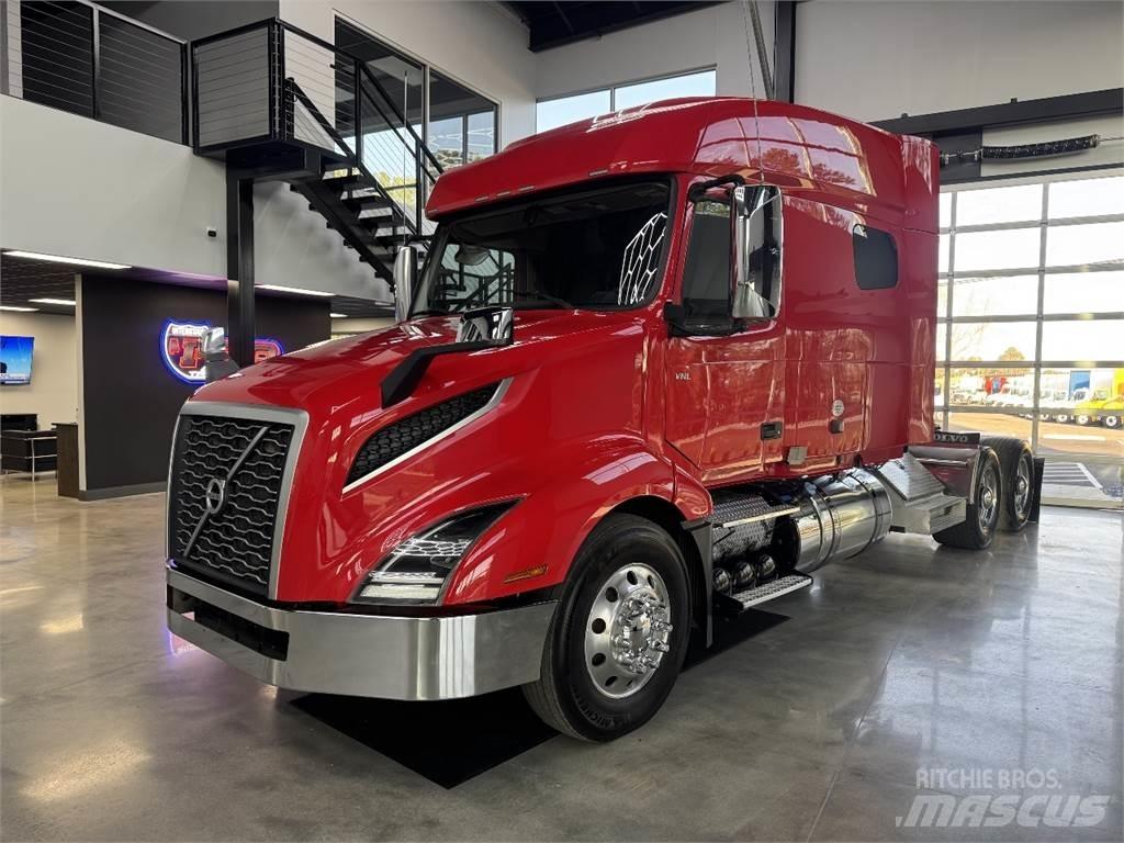 Volvo VNL64T740 Naudoti vilkikai