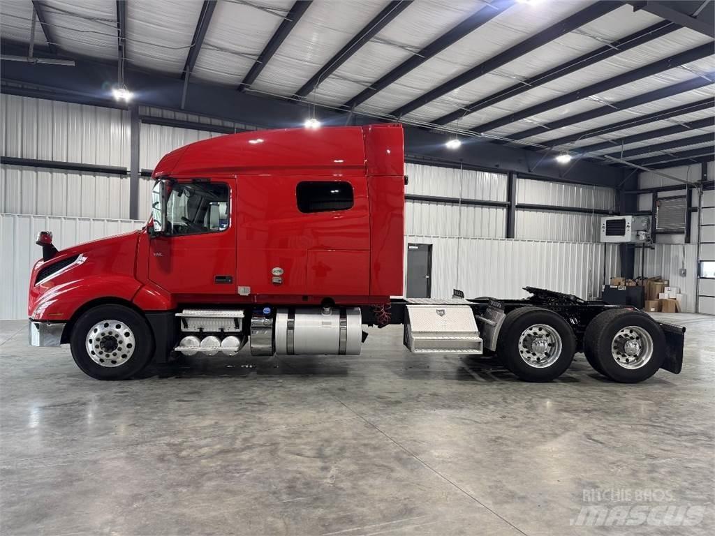 Volvo VNL64T740 Naudoti vilkikai