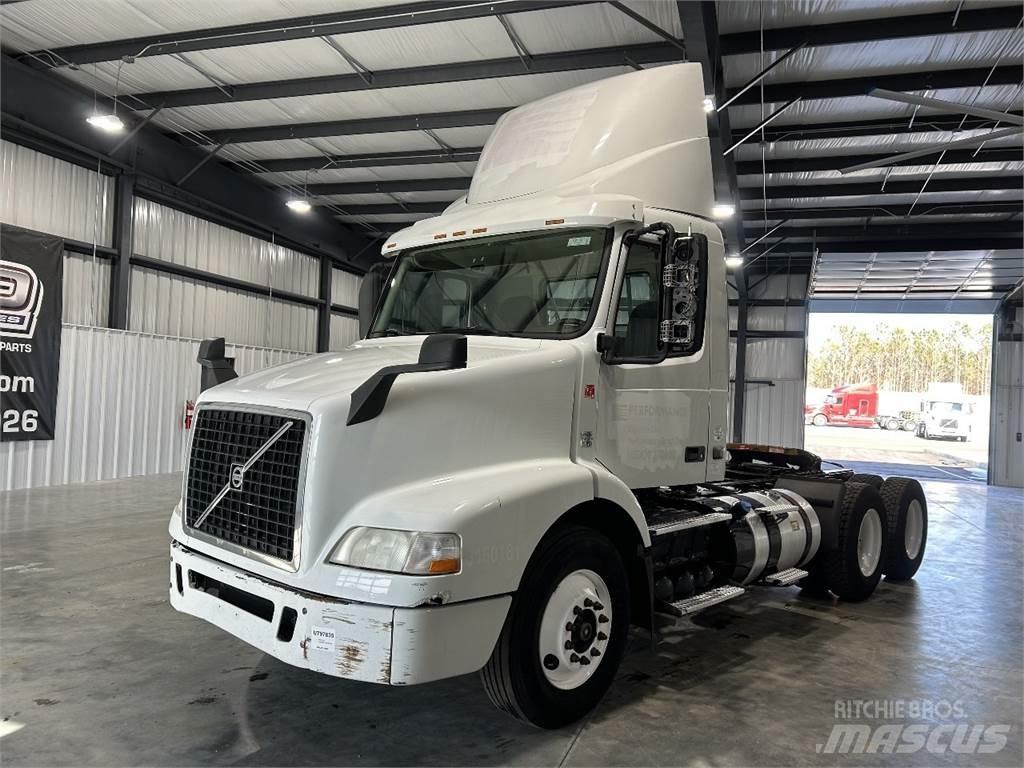 Volvo VNM Naudoti vilkikai