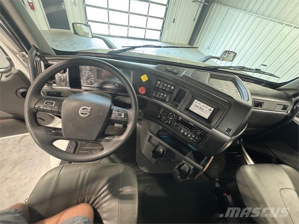 Volvo VNR64T300 Naudoti vilkikai