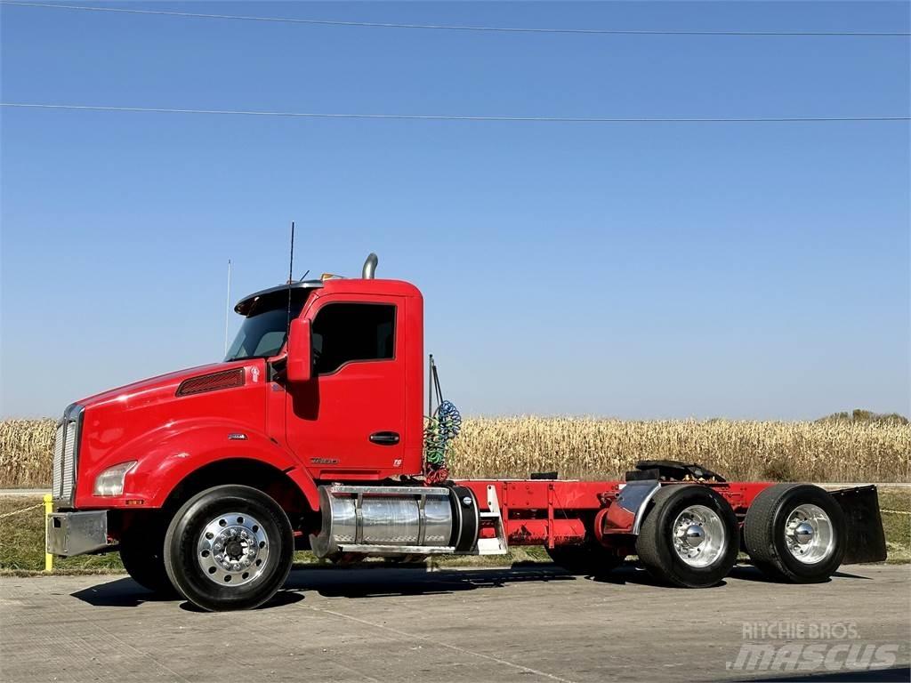 Kenworth T880 Naudoti vilkikai