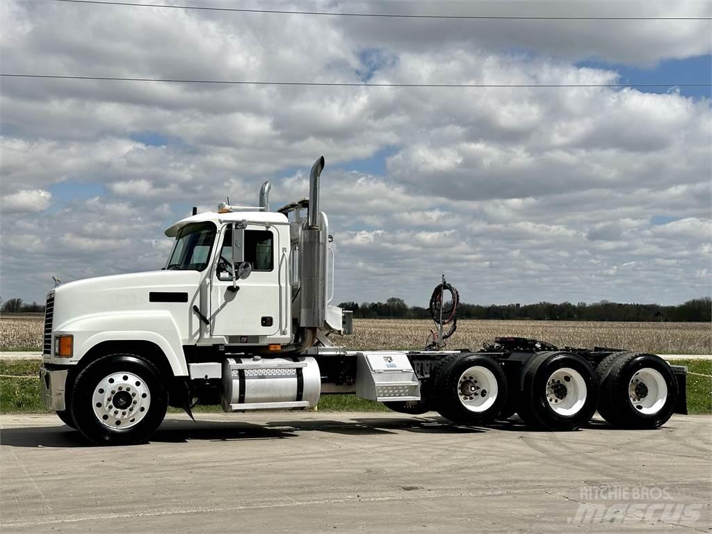 Mack CH613 Naudoti vilkikai