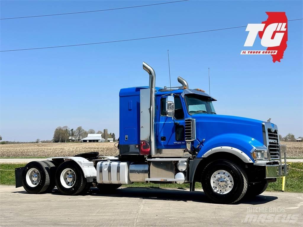 Mack Titan TD713 Naudoti vilkikai
