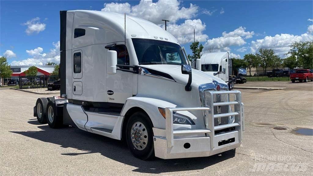 Kenworth T680 Naudoti vilkikai