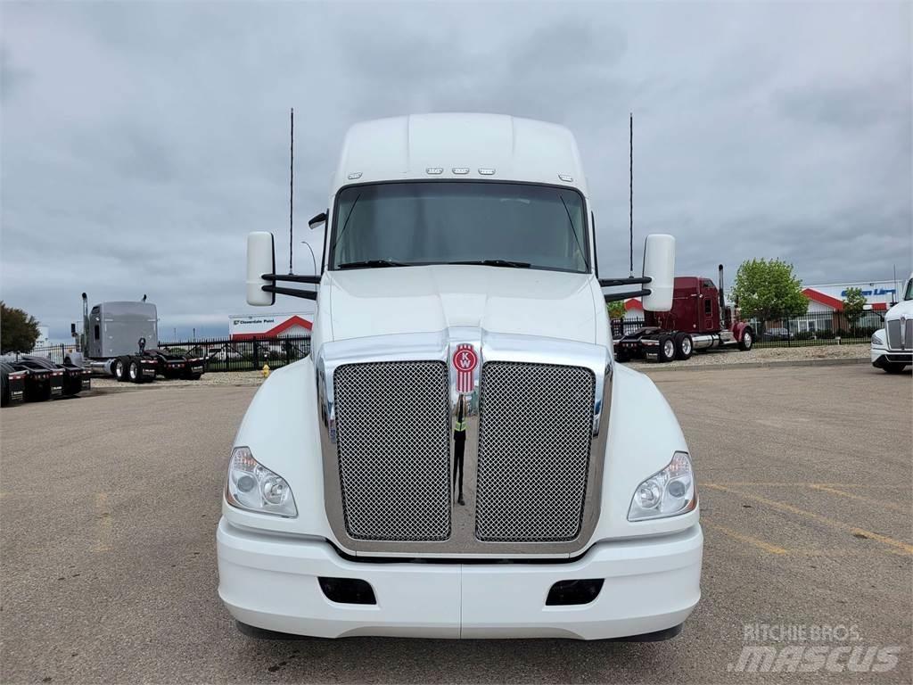 Kenworth T680 Naudoti vilkikai