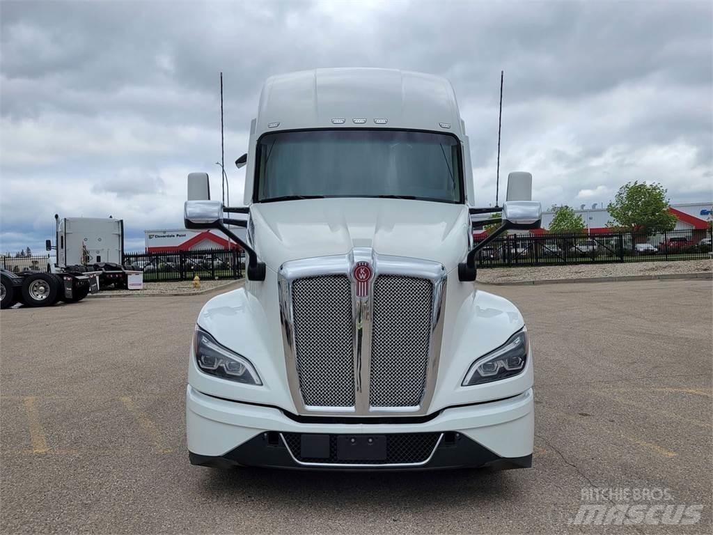 Kenworth T680 Naudoti vilkikai