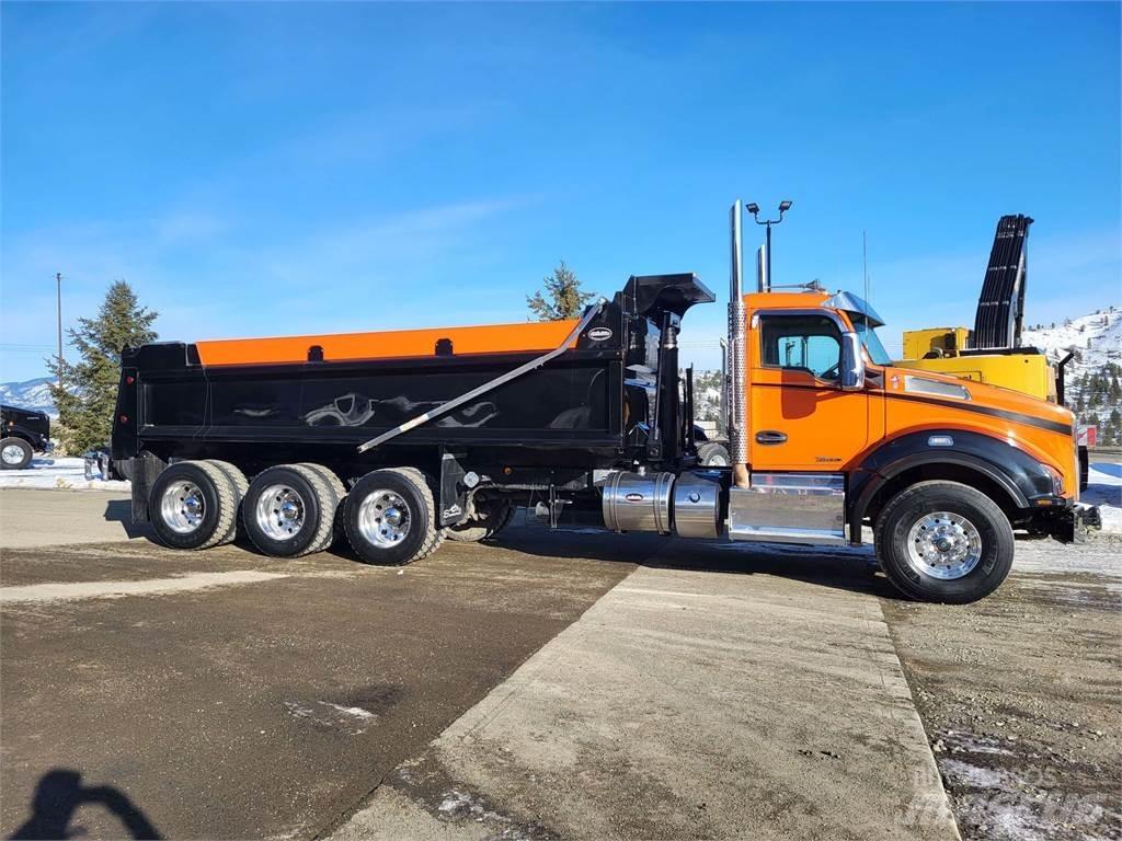 Kenworth T880 Savivarčių priekabų vilkikai