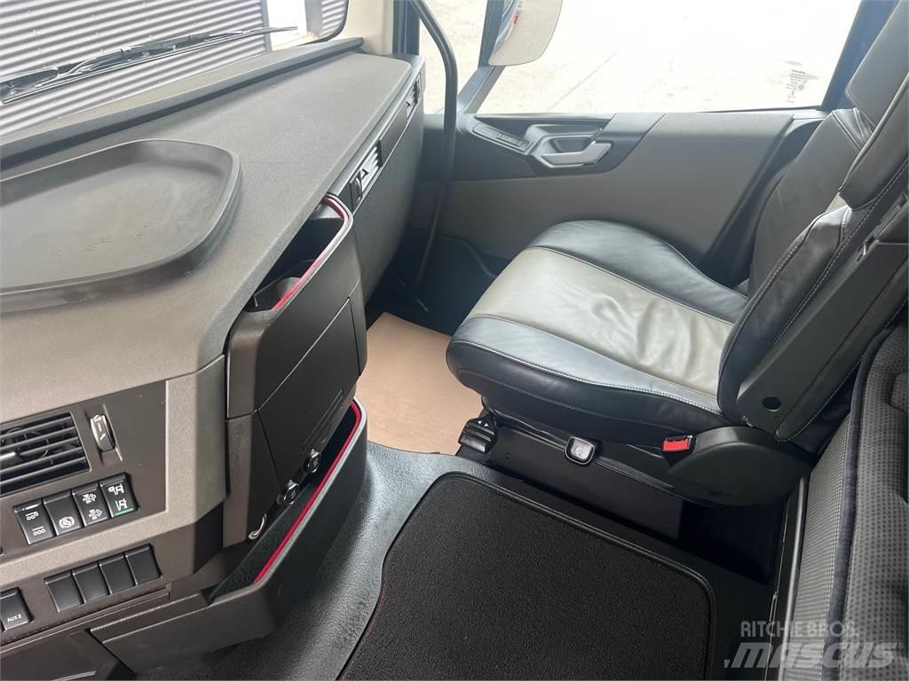 Volvo FH540 Savivarčiai su kabeliniu keltuvu