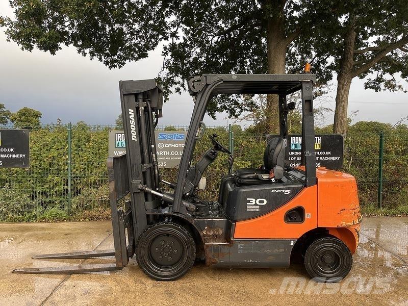 Doosan D30S-5 Šakiniai krautuvai - Kita