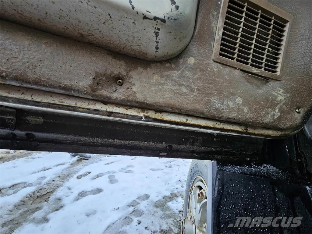 Ford L9000 Kiti naudoti statybos komponentai