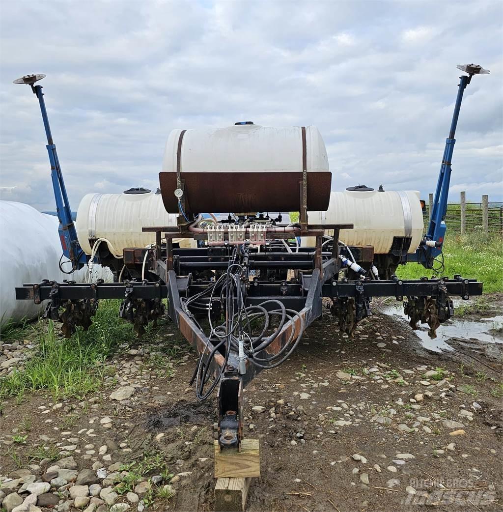 Kinze 3000 Kiti naudoti statybos komponentai