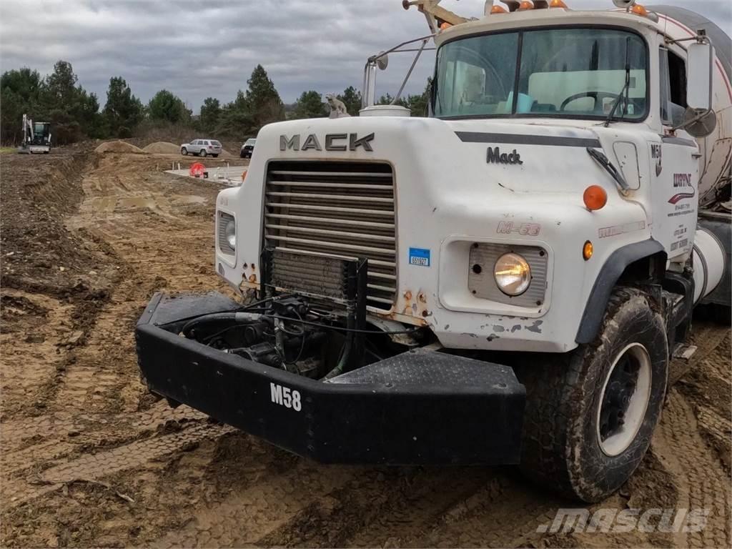 Mack DM690S Kiti naudoti statybos komponentai