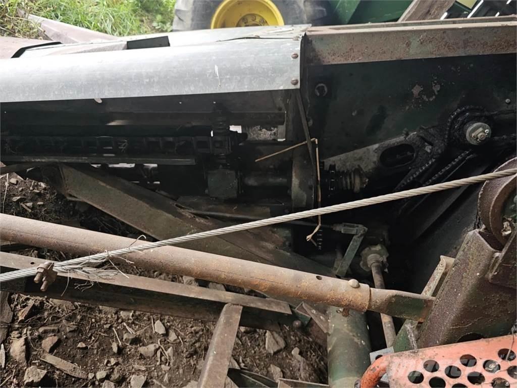 New Idea 327 Kiti naudoti statybos komponentai